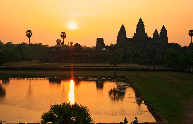 2 Days Angkor Tour + Room Stay