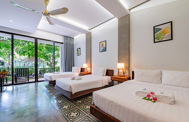 Infinity Poolside Family Suite