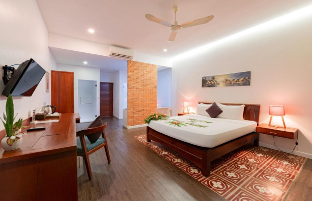 Infinity Poolside Signature Suite