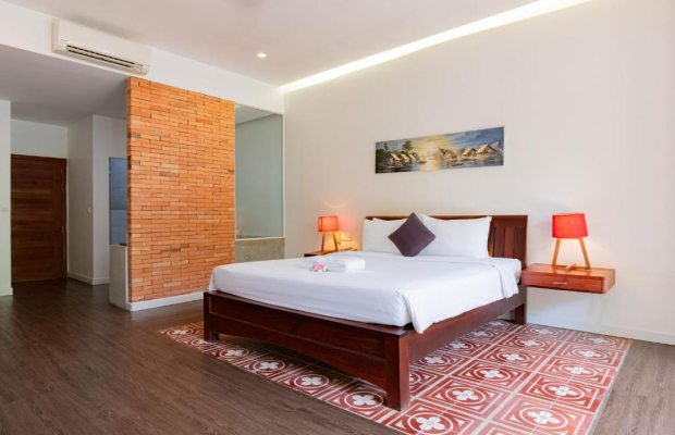 Infinity Poolside Signature Suite
